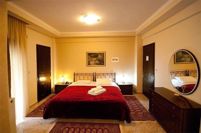 Nostos Hotel Káto Loutrákion Habitación foto