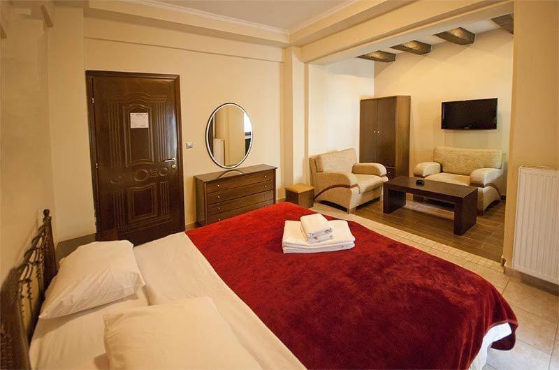 Nostos Hotel Káto Loutrákion Habitación foto