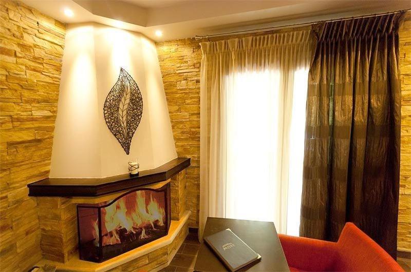 Nostos Hotel Káto Loutrákion Habitación foto