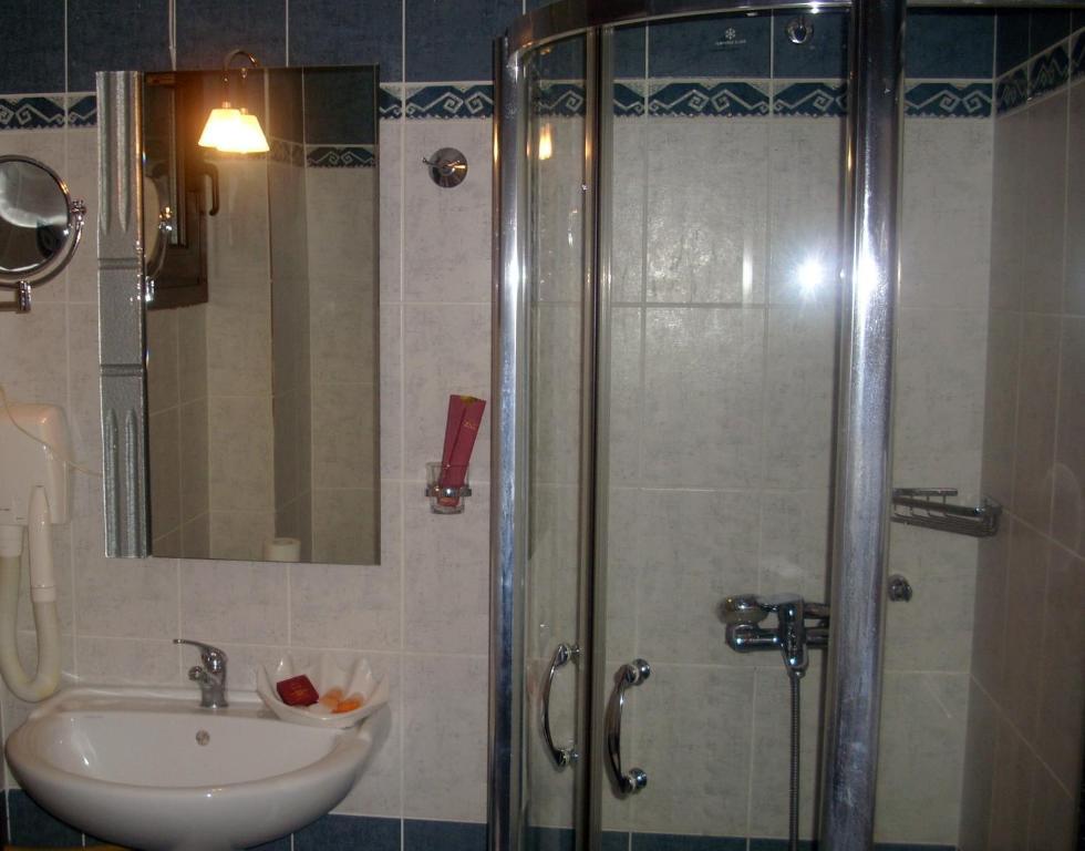 Nostos Hotel Káto Loutrákion Habitación foto