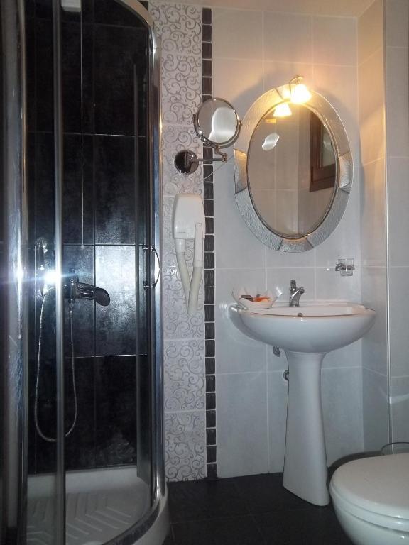 Nostos Hotel Káto Loutrákion Habitación foto