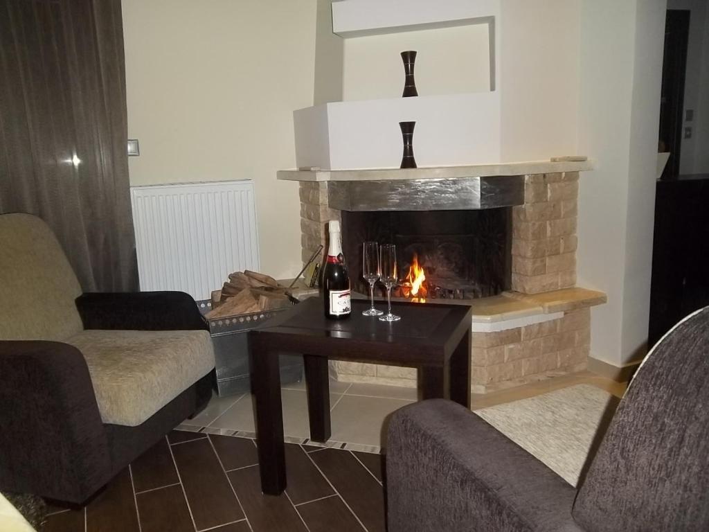 Nostos Hotel Káto Loutrákion Habitación foto